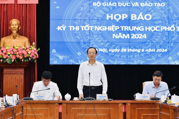 Thứ trưởng Giáo dục và Đào tạo Phạm Ngọc Thưởng phát biểu tại buổi họp báo. Ảnh: Trần Hiệp NTH_3244.jpg