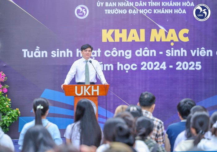 Tiến sĩ Phan Phiến – Hiệu trưởng Trường Đại học Khánh Hòa. Ảnh: UKH