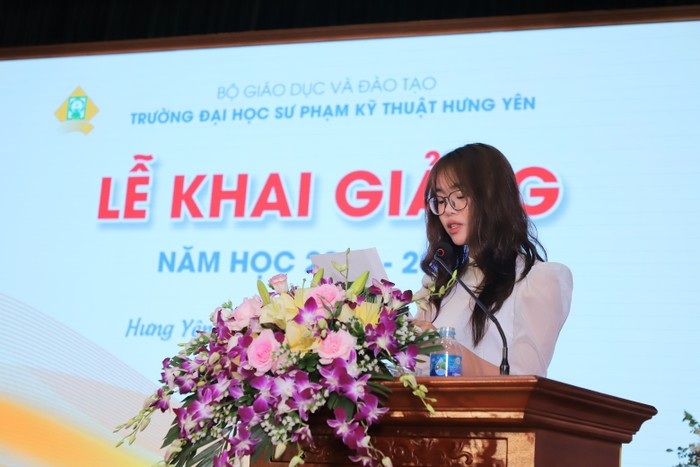 Đại diện tân sinh viên khóa 22, em Trần Thanh Mai - sinh viên khoa Sư phạm Kỹ thuật, Trường Đại học Sư phạm Kỹ thuật Hưng Yên. Ảnh: NTCC IMG_0054.JPG