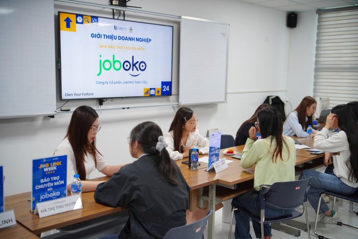 Công ty cổ phần JobOKO đã xây dựng cho Trường Quốc tế Cổng thông tin việc làm riêng của trường. 7R405196 (1).JPG