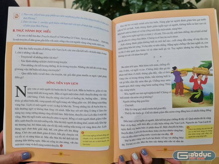 Giáo viên góp ý về câu truyện cổ Đồng tiền Vạn Lịch (Ảnh: Lã Tiến)