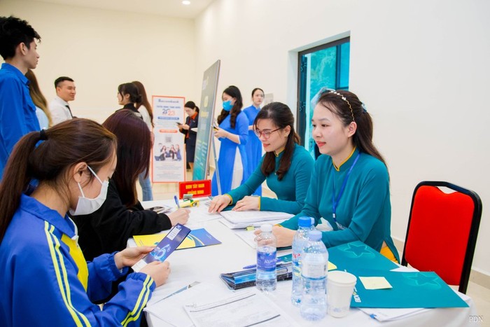 Trường Đại học Hạ Long tăng học phí từ kỳ 2 năm học 2023-2024 (Ảnh: CTV) dh-ha-long-1.jpeg