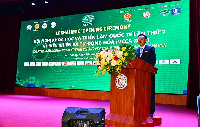 Phó giáo sư, Tiến sĩ Phạm Xuân Dương - Hiệu trưởng Trường Đại học Hàng hải Việt Nam phát biểu chào mừng (Ảnh: TK) hoi-thao-thay-duong.jpeg