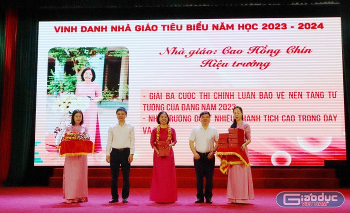 Vinh danh các nhà giáo tiêu biểu trong năm học 2023-2024 (Ảnh: HC) GDVN_thcs-ngo-quyen-bieu-duong-6.jpg