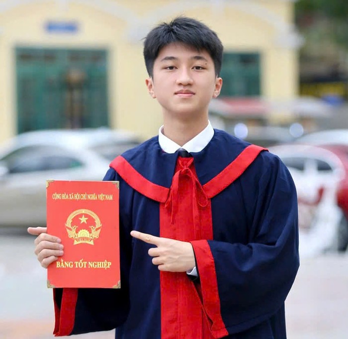 Bí quyết chinh phục học bổng của nam sinh là tìm ra đam mê của bản thân và kiên trì theo đuổi nó đến cùng. (Ảnh: NVCC) hai-binh-2.jpg