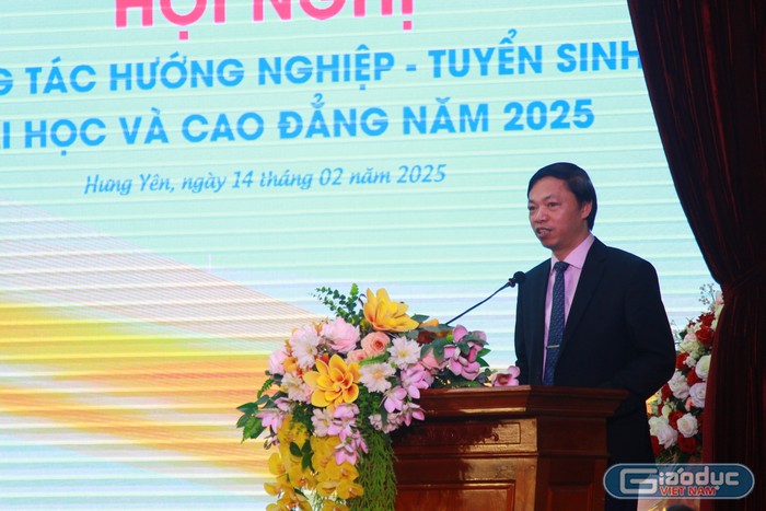 gdvn_hoi-nghi-cong-tac-huong-nghiep-tuyen-sinh-dai-hoc-cao-dang-nam-2025-truong-dai-hoc-su-pham-ky-thuat-hung-yen (1).JPG