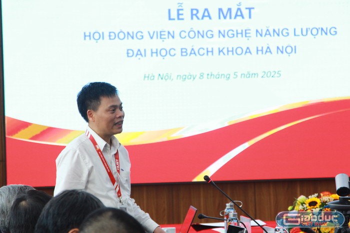 Viện trưởng Viện Công nghệ Năng lượng - PGS. TS Đặng Trần Thọ phát biểu tại buổi lễ. gdvn_pgs-dang-tran-tho-vien-truong-vien-cong-nghe-nang-luong.Anh-ManhDoan.JPG