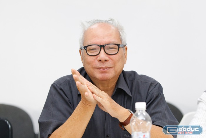 Tiến sĩ Lê Viết Khuyến cho rằng, trong tự chủ đại học, Nhà nước không thể trao quyền tự chủ trường đại học cho một cá nhân mà phải cho một tập thể lãnh đạo và tập thể đó phải thực sự là tổ chức quyền lực cao nhất trong trường - đó chính là Hội đồng trường