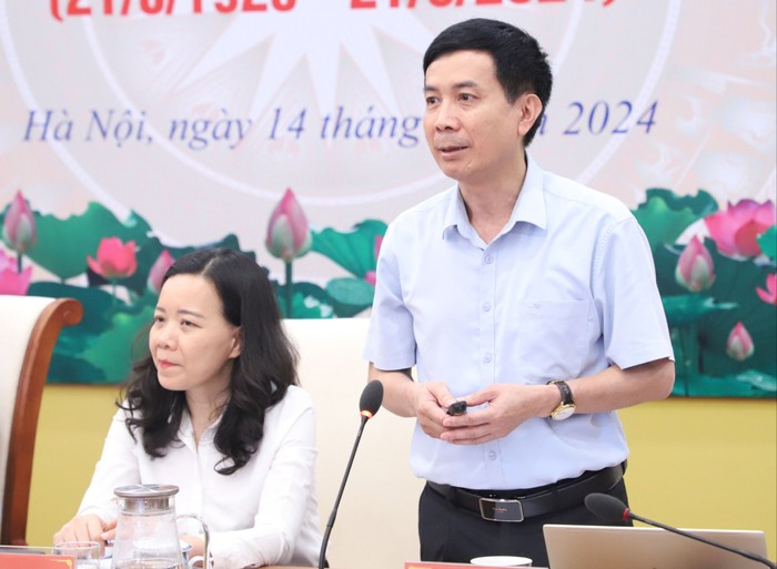 Ông Lê Văn Phúc, Trưởng ban Thực hiện chính sách Bảo hiểm Y tế chia sẻ tại Hội nghị. IMG_2921.JPG