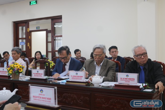 Lãnh đạo Hiệp hội Các trường đại học, cao đẳng Việt Nam dự hội thảo. Ảnh: Ngọc Mai GDVN1.JPG