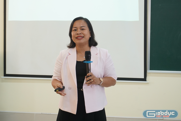 Bà Phạm Thanh Lan - Giám đốc nhân sự Công ty Cổ phẩn Tập đoàn Merap chia sẻ trong hội nghị. (Ảnh: Ngọc Mai) GDVN 2.PNG
