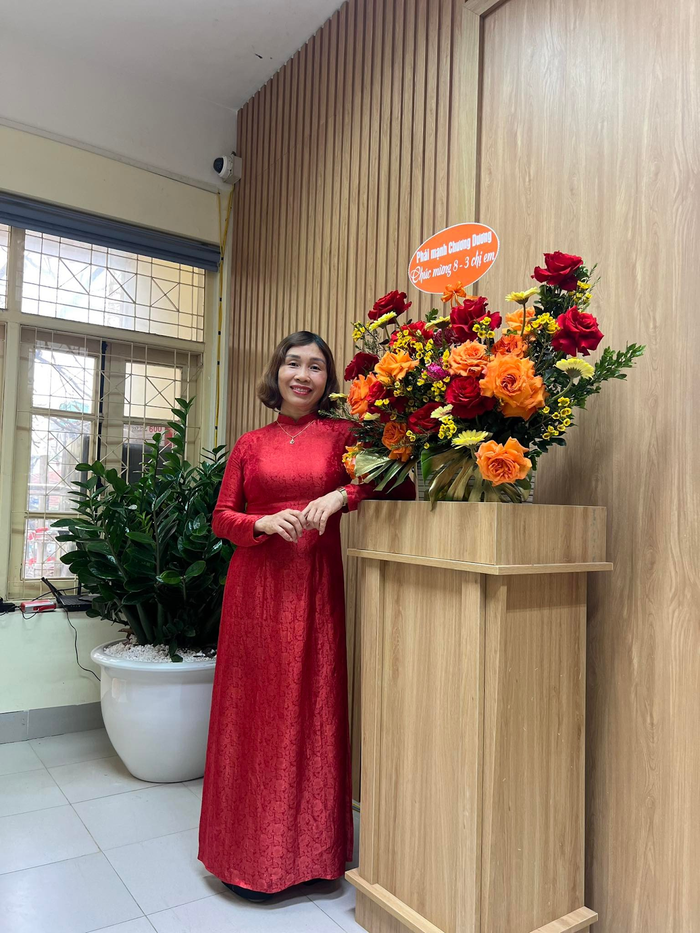 Cô Đàm Thị Thuý - Tổ trưởng Tổ Ngoại ngữ Trường Trung học cơ sở Chương Dương (quận Hoàn Kiếm, Hà Nội). Ảnh: NVCC Cô Đàm Thị Thuý - Tổ trưởng Tổ Ngoại ngữ Trường Trung học cơ sở Chương Dương (quận Hoàn Kiếm, Hà Nội). Ảnh: NVCC