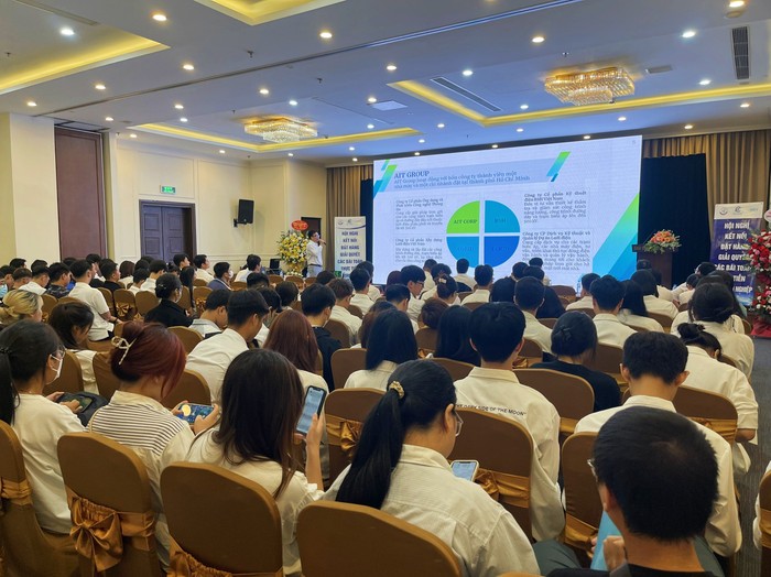 Chương trình có sự tham gia của hơn 200 cán bộ, giảng viên và sinh viên của Trường Đại học Điện lực; cùng hơn 20 doanh nghiệp. Ảnh: NTCC. bdc38074-5aea-4764-90bf-bfe67169c2e7.jpeg