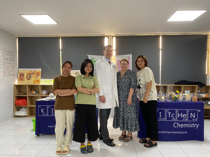 Trường Đại học Nguyễn Tất Thành tổ chức các buổi học STEM cùng với các giáo sư, chuyên gia nước ngoài. Ảnh: NVCC. de3e807d13e8b3b6eaf9.jpg