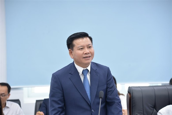 Phó Giáo sư, Tiến sĩ Đinh Văn Châu - Phó Bí thư Đảng ủy, Hiệu trưởng nhà trường bày tỏ lời cảm ơn chân thành về sự tiếp đón thân tình, trao đổi cởi mở, thẳng thắn và thân thiện từ Tổng công ty Phát điện 2 Phó Giáo sư, Tiến sĩ Đinh Văn Châu - Phó Bí thư Đảng ủy, Hiệu trưởng nhà trường bày tỏ lời cảm ơn chân thành về sự tiếp đón thân tình, trao đổi cởi mở, thẳng thắn và thân thiện từ Tổng công ty Phát điện 2