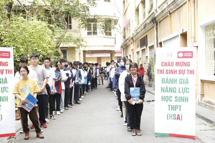 Điểm mới trong cấu trúc đề thi đánh giá năng lực năm 2025 sẽ bổ sung câu hỏi chùm trong tất cả các phần thi, chủ đề thi. Ảnh: VNU. z5057734463090-1e88f4c18c811254626da73650c72b94-8416.jpg