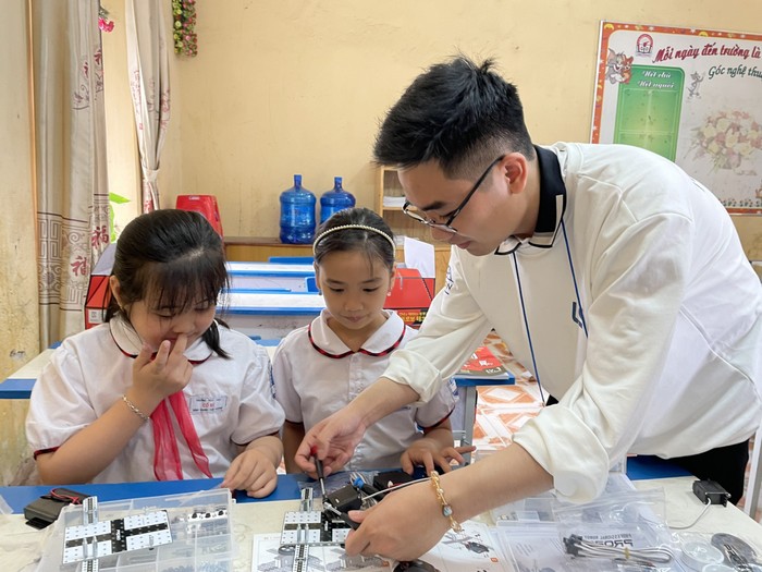 Đỗ Mạnh Tuấn tham gia hoạt động “Lớp Học tình nguyện IT Class” tại Hải Dương. Ảnh: NVCC. Đỗ Mạnh Tuấn tham gia hoạt động “Lớp Học tình nguyện IT Class” tại Hải Dương. Ảnh: NVCC.