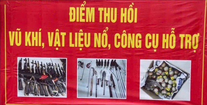 Điểm thông báo tiếp nhận thu hồi vũ khí, vật liệu nổ, công cụ hỗ trợ. Ảnh: NTCC. z5814749607773-eb5261257d749d2d588b031ddb6501c8-1725932771.jpg