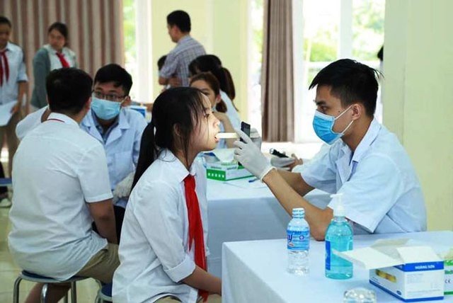 Chăm sóc sức khỏe học sinh là công tác được các trường học chú trọng. Ảnh minh họa: Quochoi.vn 110420230346-img20201126105519-16425799889001622625666.jpg