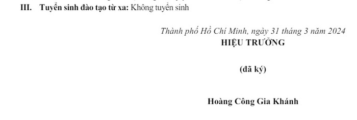 Đề án tuyển sinh năm 2024 của Trường Đại học Kinh tế - Luật Thành phố Hồ Chí Minh không đề cập thông tin (họ tên, số điện thoại, email) cán bộ kê khai theo quy định. Ảnh chụp màn hình. canbo.jpg