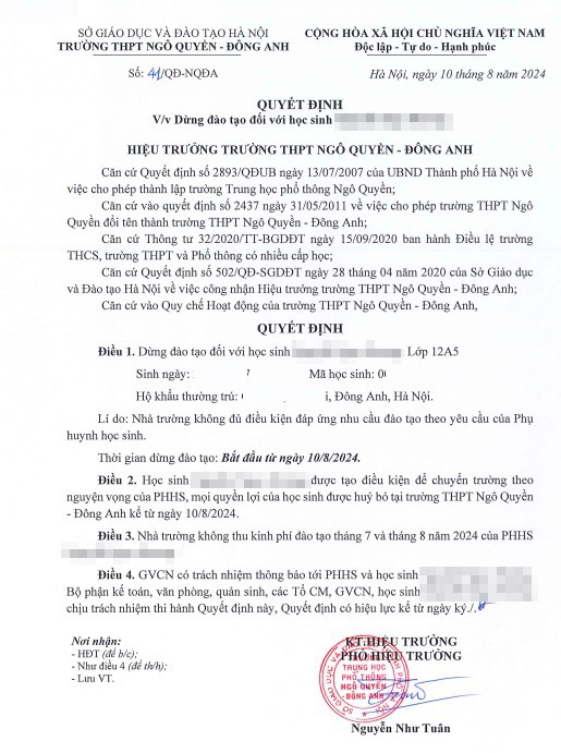 Trường Trung học phổ thông Ngô Quyền - Đông Anh ra quyết định dừng đào tạo đối với học sinh N.N.H từ ngày 10/8/2024. Ảnh: PHCC. qd.jpg