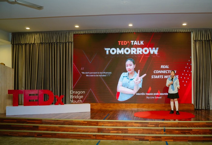 Bạn Nguyễn Thanh Khôi Nguyên - học sinh lớp 6UK - Sky-Line Global School là diễn giả nhỏ tuổi nhất tại TEDxDragon Bridge Youth 2025 với chủ đề “Real Connection Starts with Us” (Sự kết nối bắt đầu từ chính chúng ta”). Khôi Nguyên.jpg