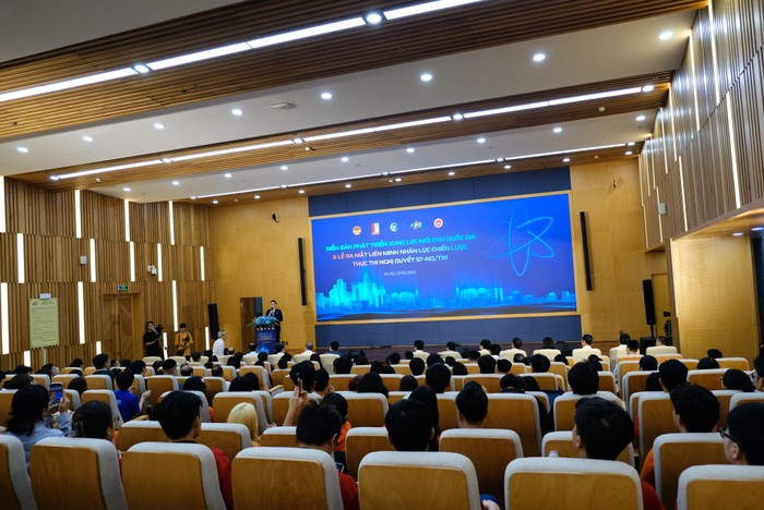 Toàn cảnh Diễn đàn Phát triển xung lực mới cho quốc gia và Lễ ra mắt liên minh nhân lực chiến lược thực thi Nghị quyết 57-NQ/TW. anh 3.JPG