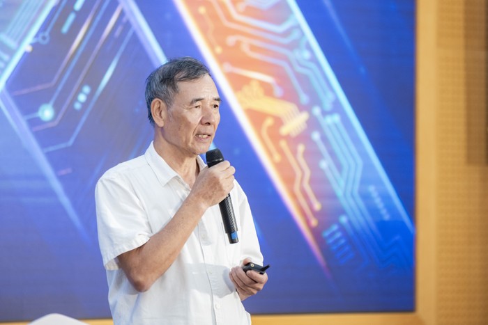 TS Lê Trường Tùng – Chủ tịch Hội đồng trường Trường ĐH FPT công bố chương trình đào tạo lực lượng dự bị chiến lược của Trường Đại học FPT, gọi tắt là chương trình KS57. TS Lê Trường Tùng – Chủ tịch Hội đồng trường Trường ĐH FPT công bố chương trình đào tạo lực lượng dự bị chiến lược của Trường Đại học FPT, gọi tắt là chương trình KS57. (1).JPG