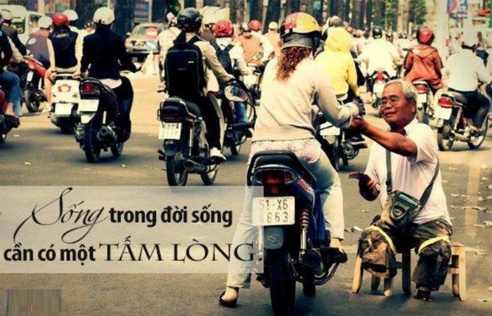 "Sống trong đời sống cần có một tấm lòng...". Nếu bạn cảm thấy đây là một bức ảnh đẹp, hãy cùng nhau chia sẻ nó đến bạn bè của mình để chúng ta có thêm nghị lực trong cuộc sống. Bức hình nhận được 7.667 lượt like và hơn 300 lượt chia sẻ của thành viên mạng.