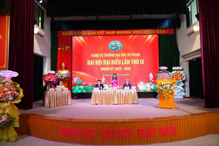 Đoàn Chủ tịch điều hành Đại hội. Đoàn Chủ tịch điều hành Đại hội.