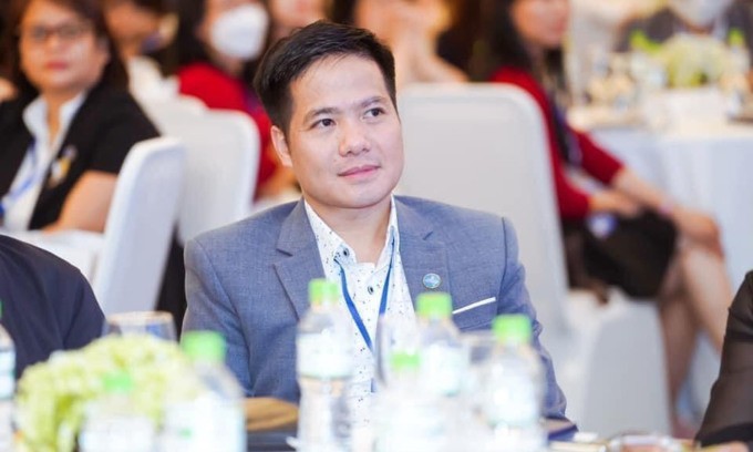 Thầy Đào Chí Mạnh - Hiệu trưởng Trường Tiểu học Hội Hợp B (Ảnh: NVCC) thaydaochimanh-2-8105.jpg