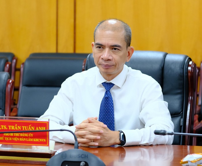 Giáo sư, Tiến sĩ Trần Tuấn Anh - Phó chủ tịch Viện Hàn lâm Khoa học và Công nghệ Việt Nam. Ảnh: NVCC 288006831_1492801501155415_3895892444043466171_n.jpg