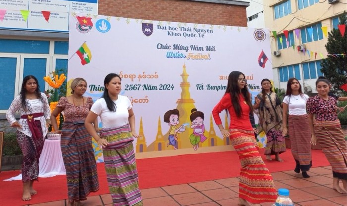 Sinh viên Khoa Quốc tế - Đại học Thái Nguyên. z5666944598385_9f1e64bf3bec8a029fb8fab54269ea81.jpg