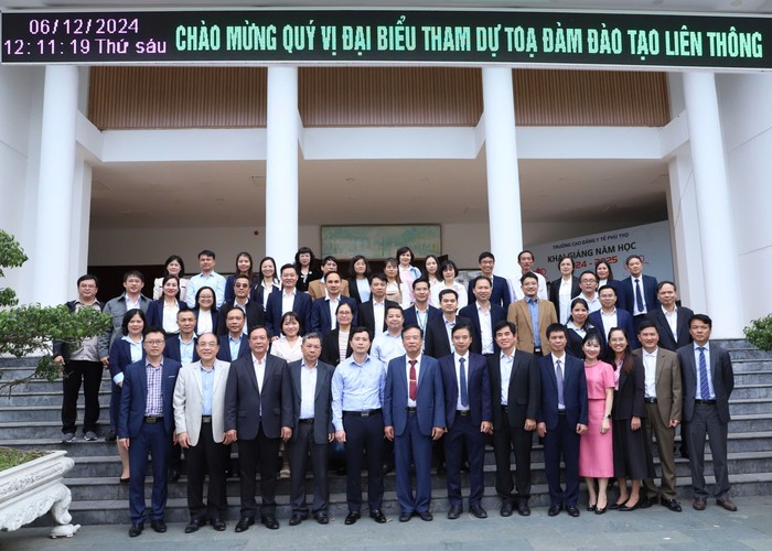 Tọa đàm đã nhận được sự quan tâm, tham dự của nhiều chuyên gia, lãnh đạo, đại diện một số trường đại học, cao đẳng đào tạo điều dưỡng trên cả nước. z6103711344582_1c6d4aae73352e354ada266dc8f11f9f.jpg