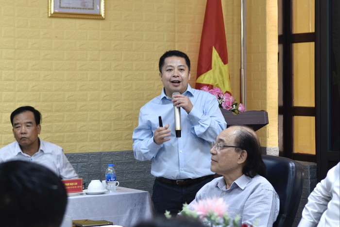 Ông Hoàng Dũng – Phó Viện Trưởng Viện Nghiên cứu và Phát triển Tri thức số trực thuộc Hiệp hội Các trường đại học, cao đẳng Việt Nam, Tổng Giám đốc Công ty DLCORP trình bày tham luận về đề xuất mô hình kết nối, chia sẻ tài nguyên số. Ảnh: Thúy Hiền. _DSC0511.JPG