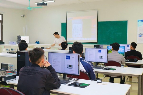 Sinh viên Trường Đại học Thành Đông. (Ảnh: NTCC) Picture3.jpg