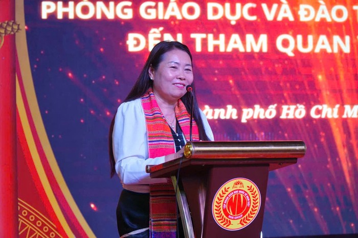 Cô Lường Thị Thắm - Trưởng phòng Giáo dục và Đào tạo huyện Phù Yên (tỉnh Sơn La). Ảnh: NVCC