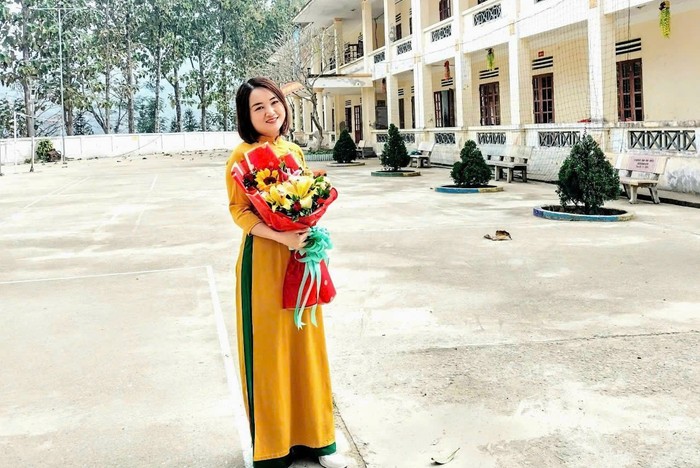 Cô Nguyễn Thị Dung – giáo viên dạy môn tiếng Anh tại Trường Phổ thông dân tộc nội trú Trung học cơ sở và Trung học phổ thông huyện Hoàng Su Phì (tỉnh Hà Giang). Ảnh: NVCC e4230264499bfbc5a28a.jpg